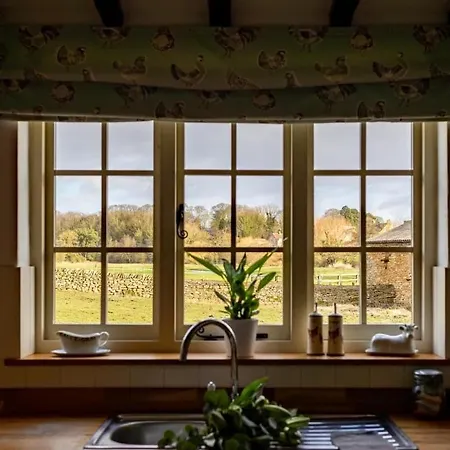 Yew Tree Farm Sleeps 4